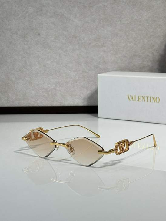 Picture of Valentino Sunglasses _SKUfw75841074fw